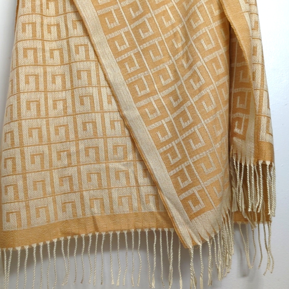 NEW Alpaca scarf handmade in Peru with fringe trim Tan and cream